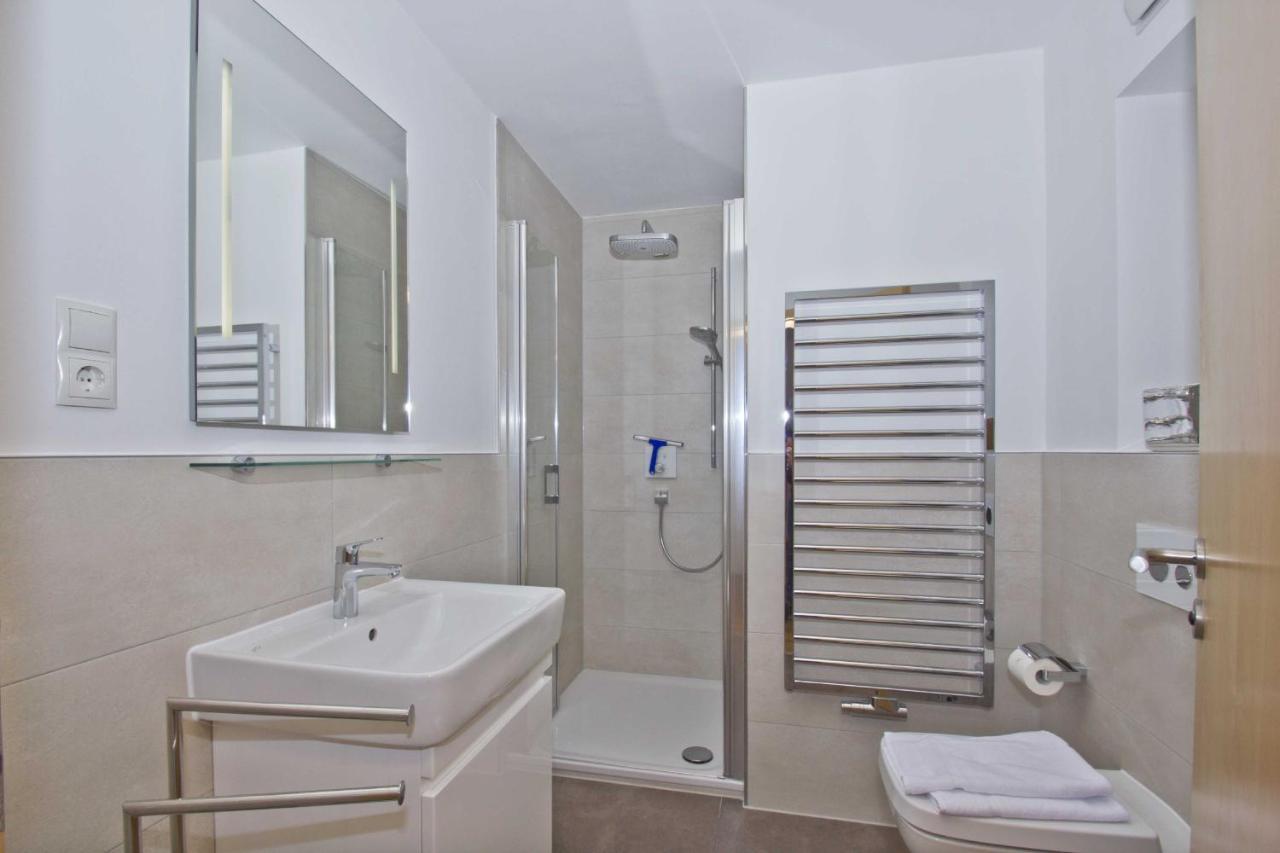 Mit Meerblick Und Balkon, Gratis Nutzung Vom Ahoi Erlebnisbad Und Sauna In Sellin - Meeresblick Fewo 17 Gohren Bagian luar foto